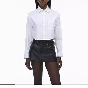 Marc Jacobs - The cropped femme shirt.